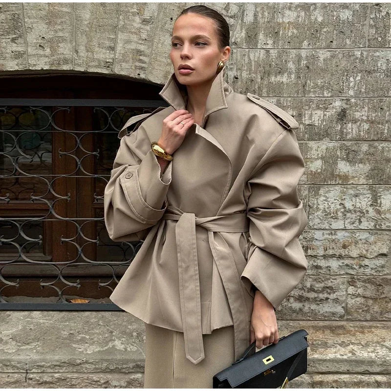 Elegant Jacket with Lapel – Long Model, Front Buttons and Tie.