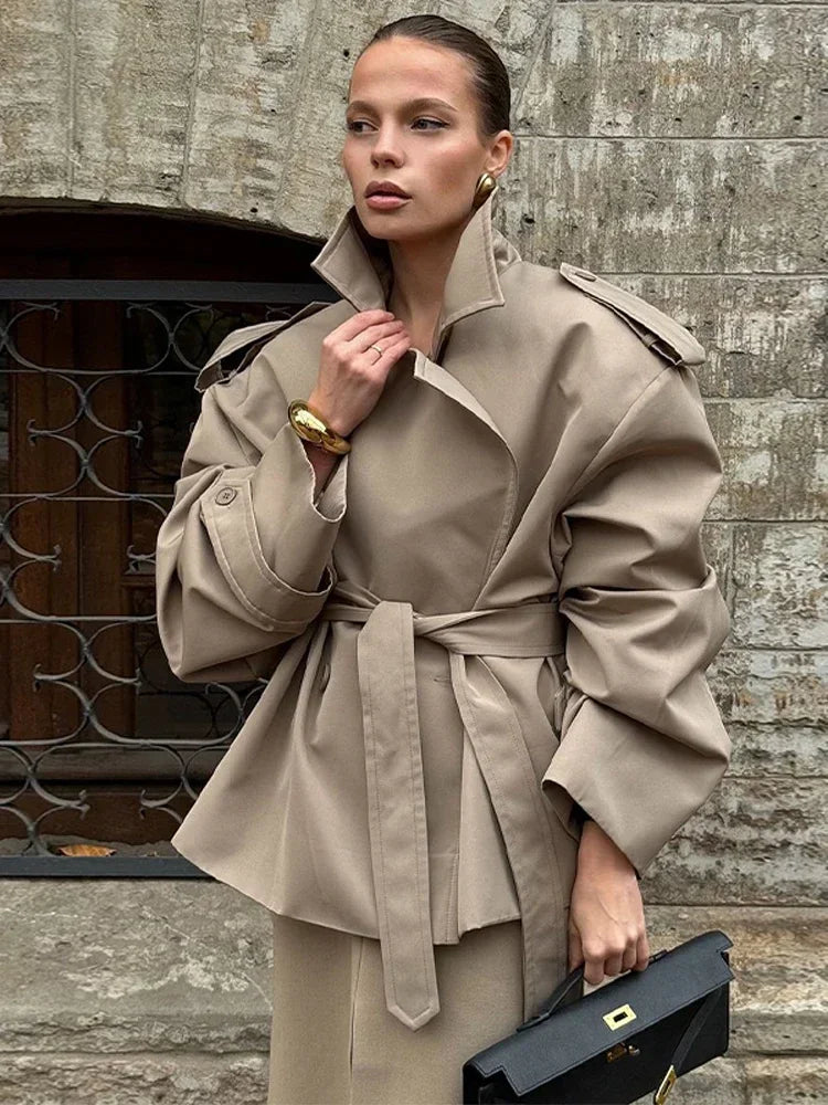 Elegant Jacket with Lapel – Long Model, Front Buttons and Tie.