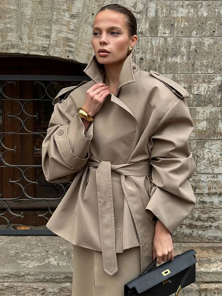 Elegant Jacket with Lapel – Long Model, Front Buttons and Tie.